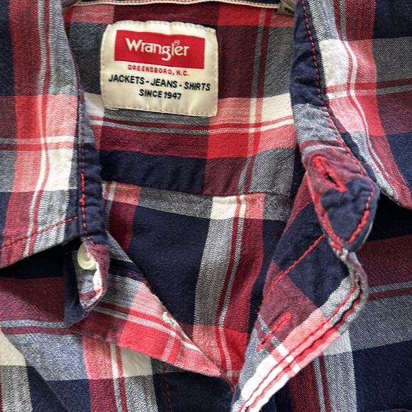 Wrangler men’s size L button down, long sleeve shirt, 2 pockets, - Picture 6 of 11